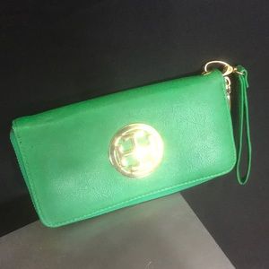 Tory Burch Woman’s Green Wallet